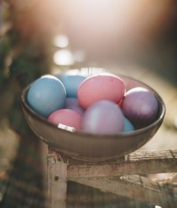 Unser Osterhase bringt Dir neben Eiern auch Schokomandeln, Fisch und Gute Laune-Käse ...