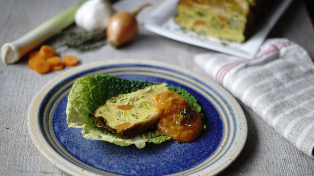 Rezeptbild für Gemüse-Pastete mit Tomatensauce