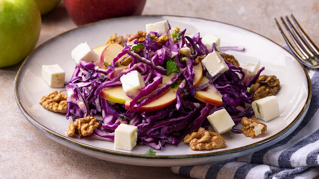 Rezeptbild für Rotkohlsalat mit Apfel und Feta