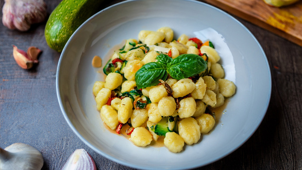 Rezeptbild für Gnocchi mit Zucchini-Mandelmus- Soße 