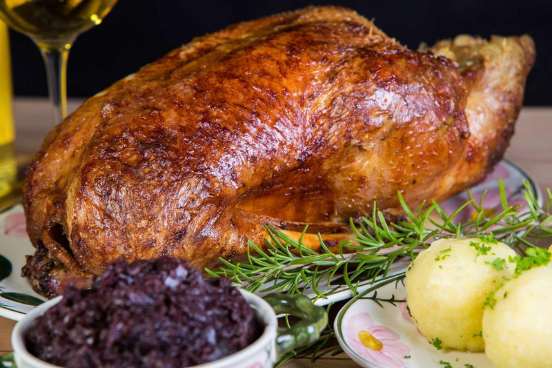 Ganze Puten, Gänse und Enten