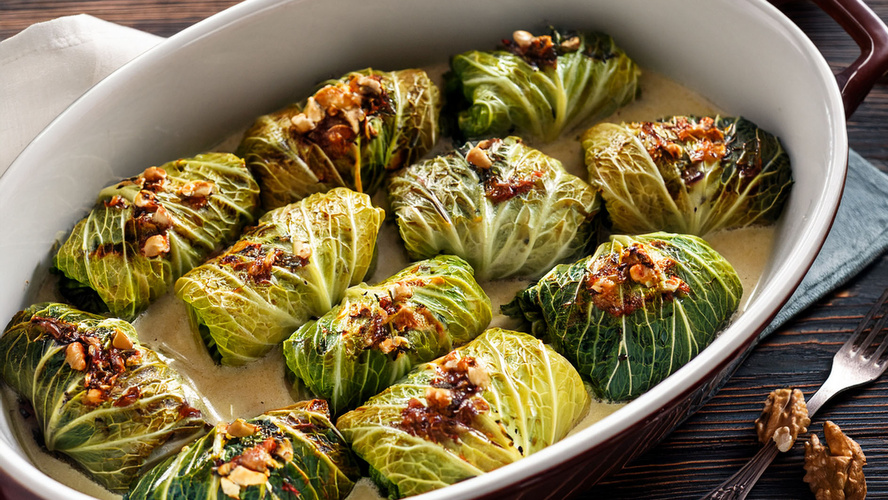 Rezeptbild für Spitzkohlpäckchen mit Grünkernfüllung