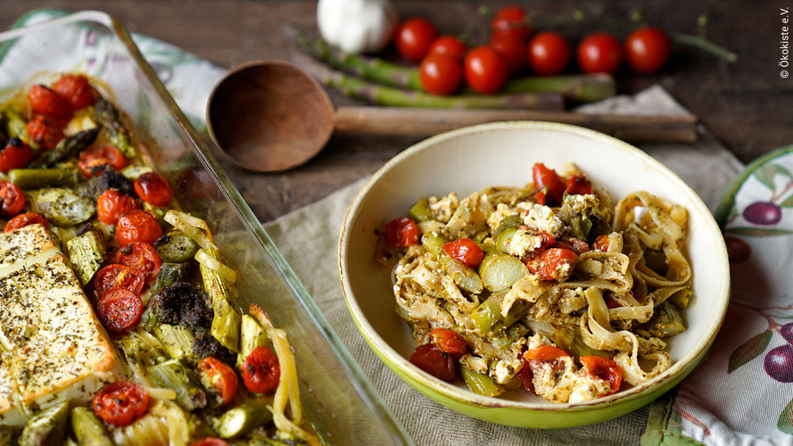 Rezeptbild für One-Pot-Pasta mit Spargel