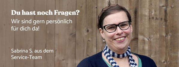 Bild einer Kundenservice Mitarbeiterin mit Text Du hast noch Fragen?