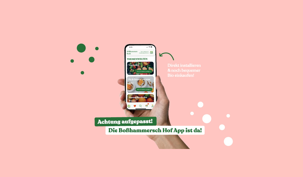 KI generiert: Das Bild zeigt eine Hand, die ein Smartphone mit einer Einkaufs-App hält, die Themenwelten anbietet. Im Hintergrund steht der Text, dass die "Boßhammers Hof App" da ist, um bequemer Bio einzukaufen.