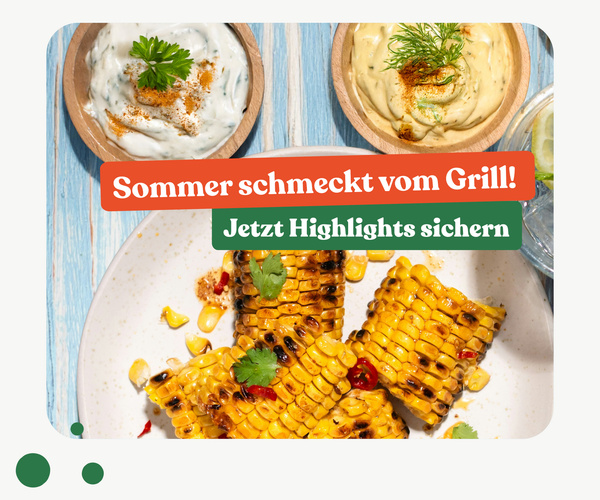 KI generiert: Gegrillte Maiskolben mit Dips. Text: "Sommer schmeckt vom Grill! Jetzt Highlights sichern".