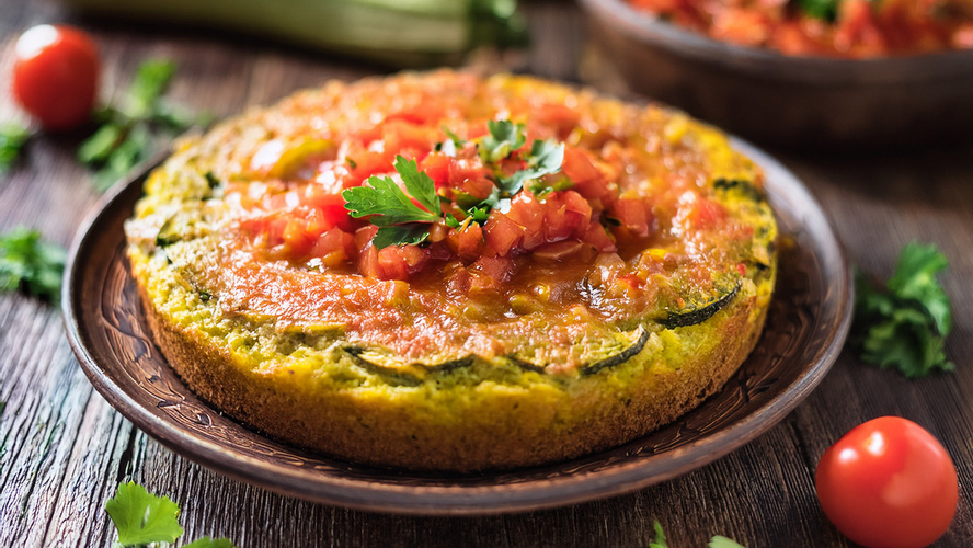 Rezeptbild für Zucchinikuchen mit Tomaten-Salsa