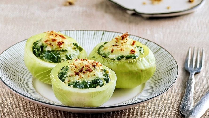 Rezeptbild für Kohlrabi gefüllt mit Spinat, Schafskäse & Schalotten
