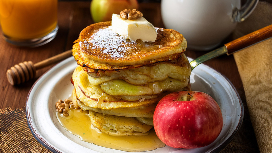 Rezeptbild für Kleine Pfannkuchen mit Apfel- Honig-Ragout