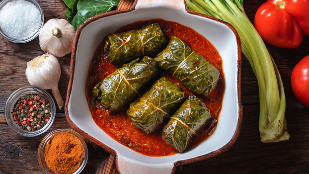 Rezeptbild für Mangoldröllchen in Tomatensauce