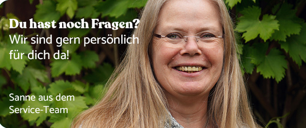 Bild einer Kundenservice Mitarbeiterin mit Text Du hast noch Fragen?