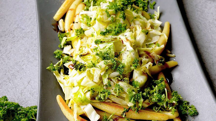 Rezeptbild für Schupfnudeln mit Spitzkohl-Gemüse