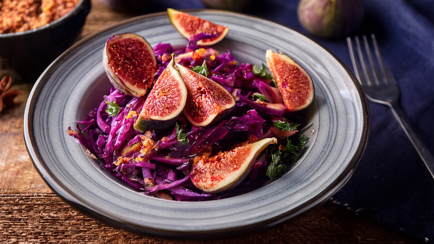 Rezeptbild für Würziger Rotkohlsalat mit Feigen