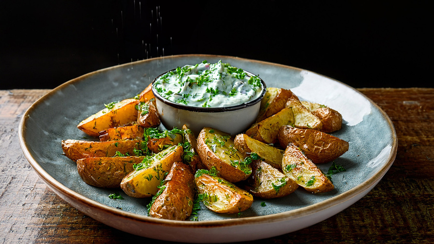 Rezeptbild für Country Kartoffeln mit Blue-Ranch-Dressing